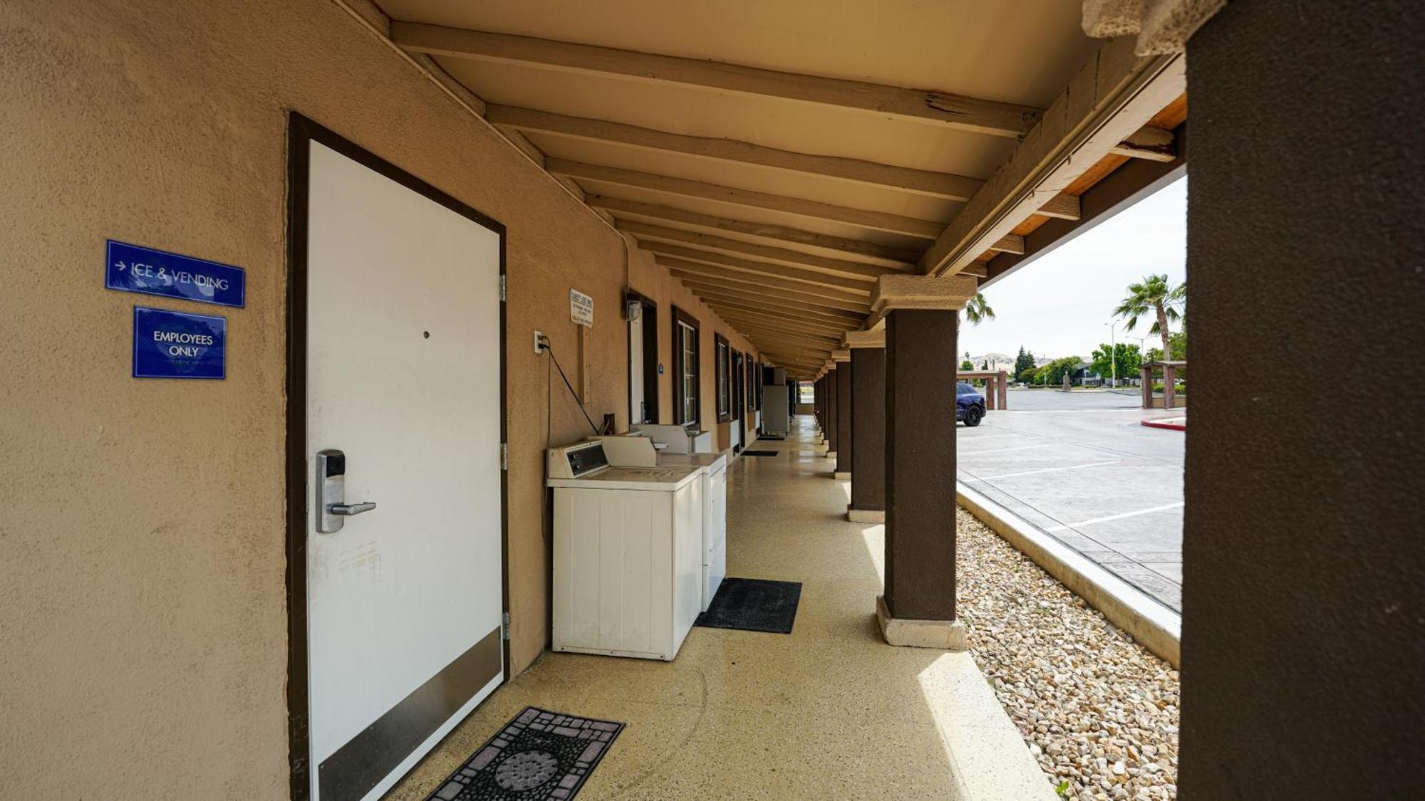 Americas Best Value Inn, Antioch Exteriör bild